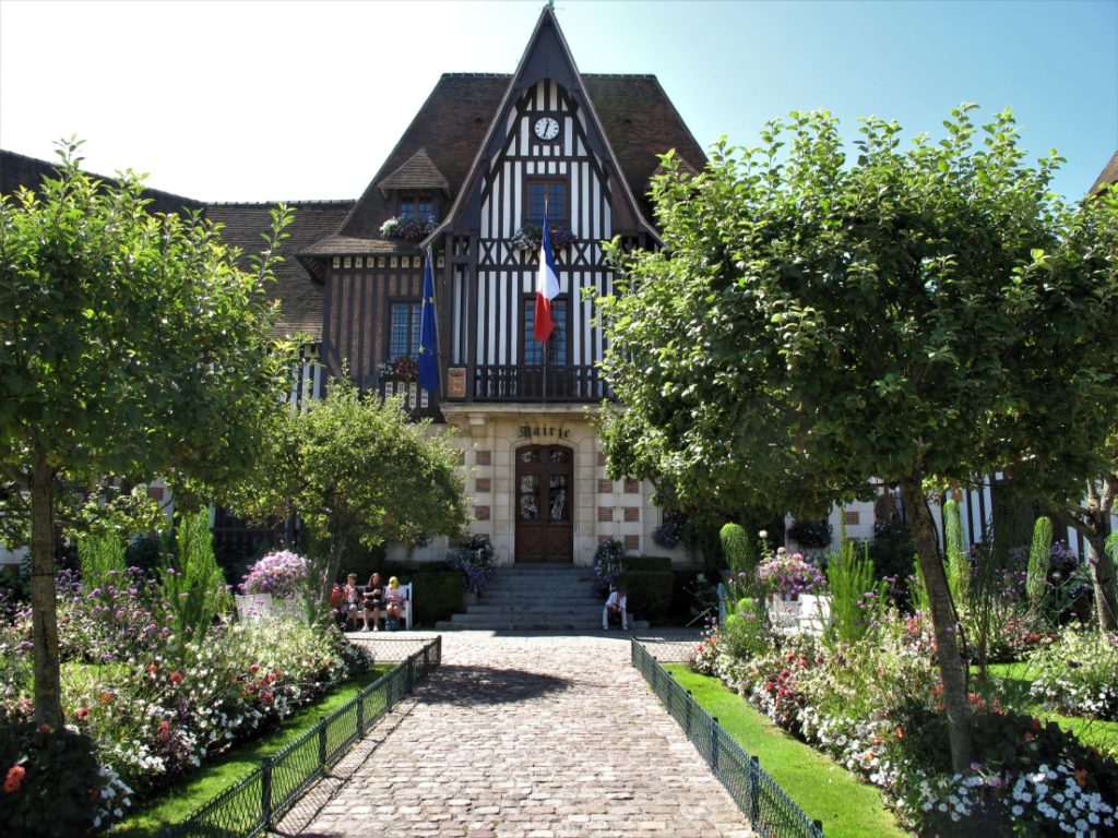 Deauville Rathaus