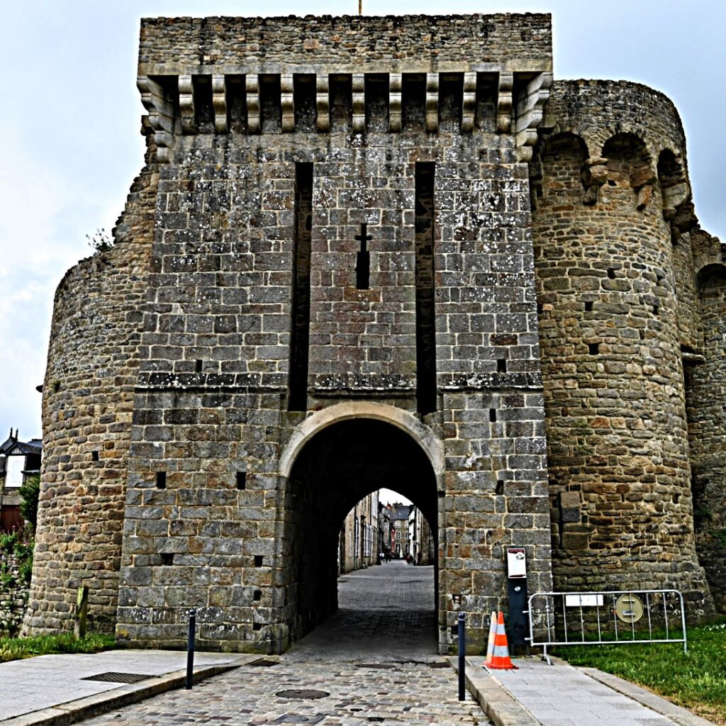 Dinan