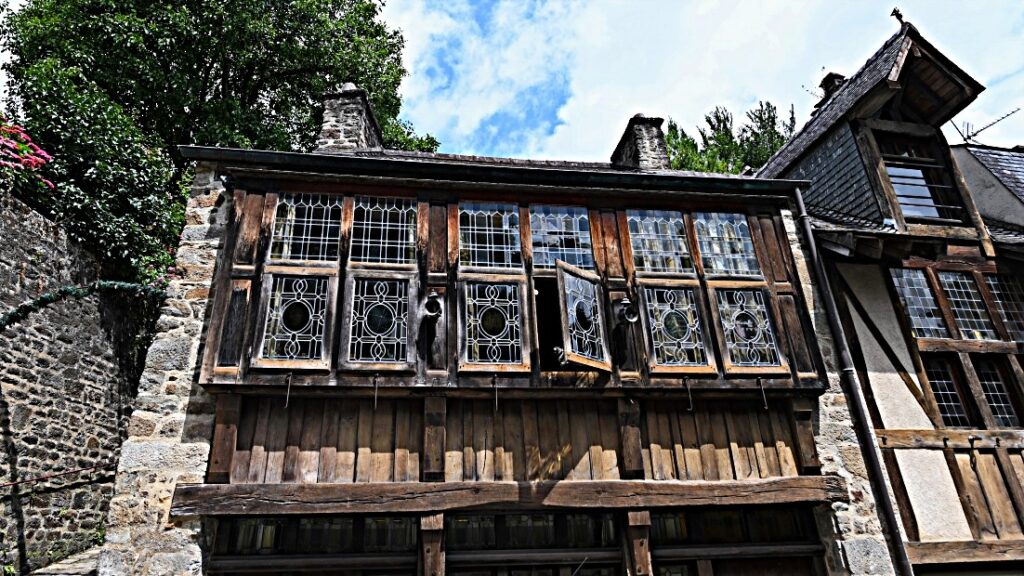 Dinan