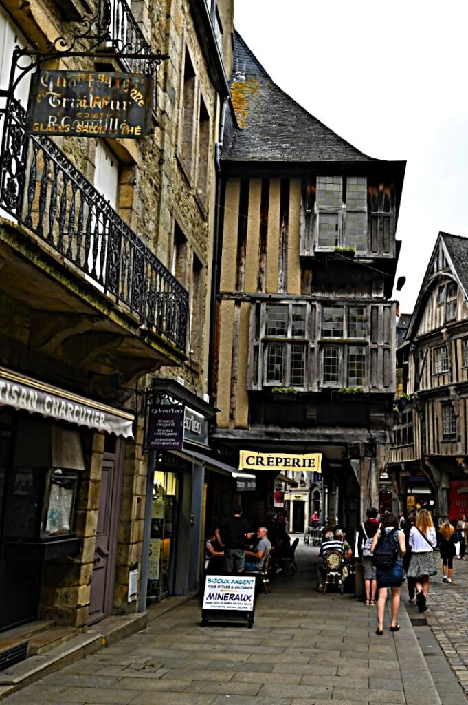 Dinan