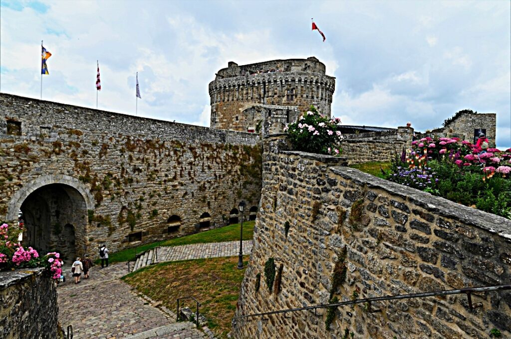 Dinan