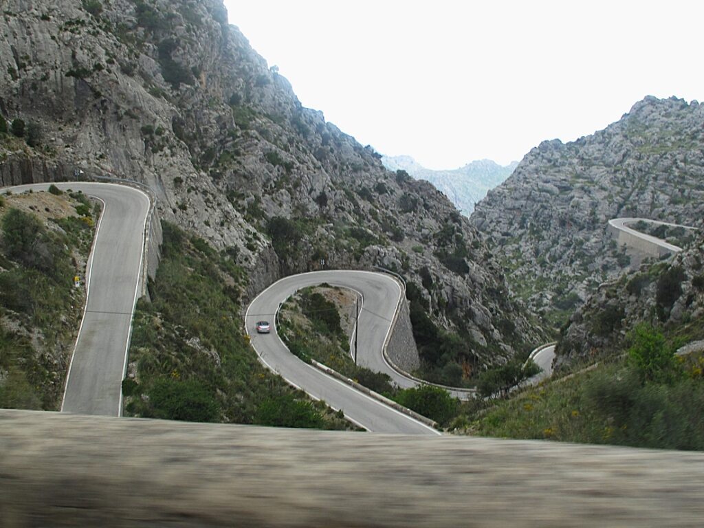 DiscoverCars.com